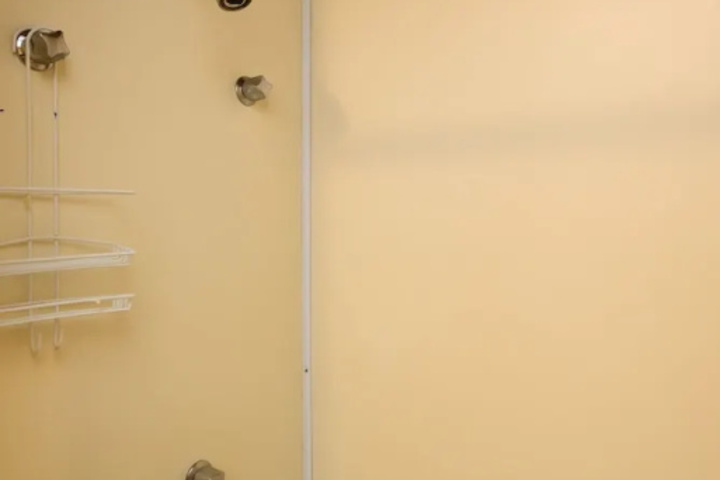 Room 9 of 14