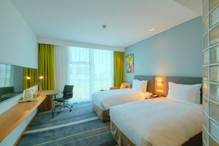 Room 4 of 25