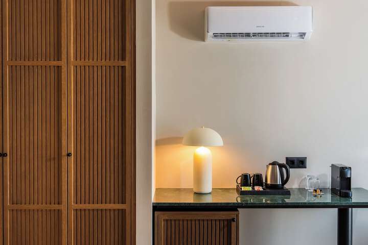 Room 52 of 103
