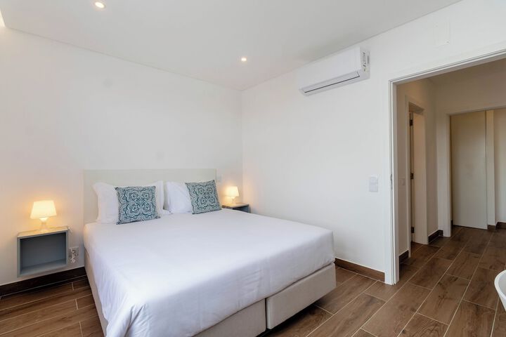 Room 12 of 21