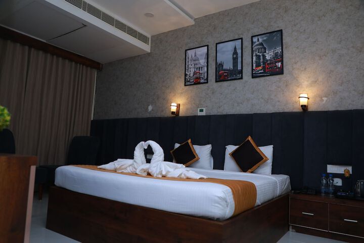 Room 7 of 15
