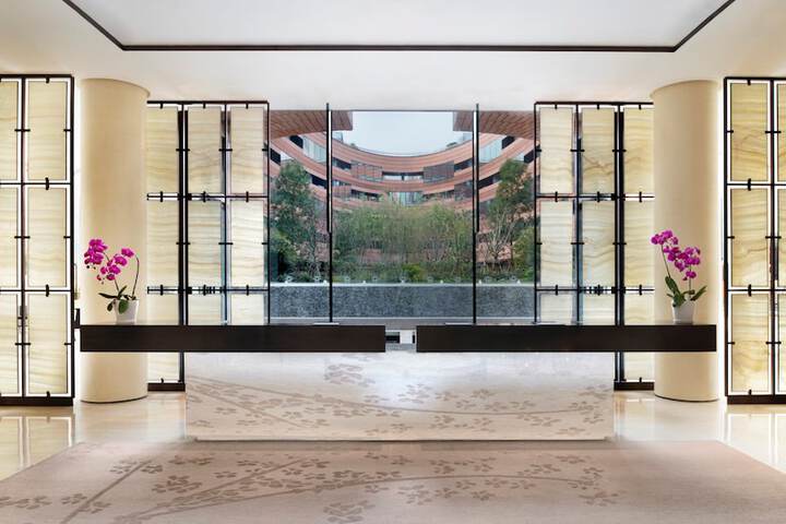 Hotel Lobby