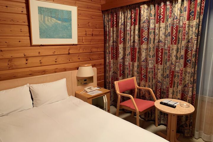 Room 11 of 44
