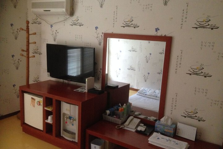 Room 25 of 50