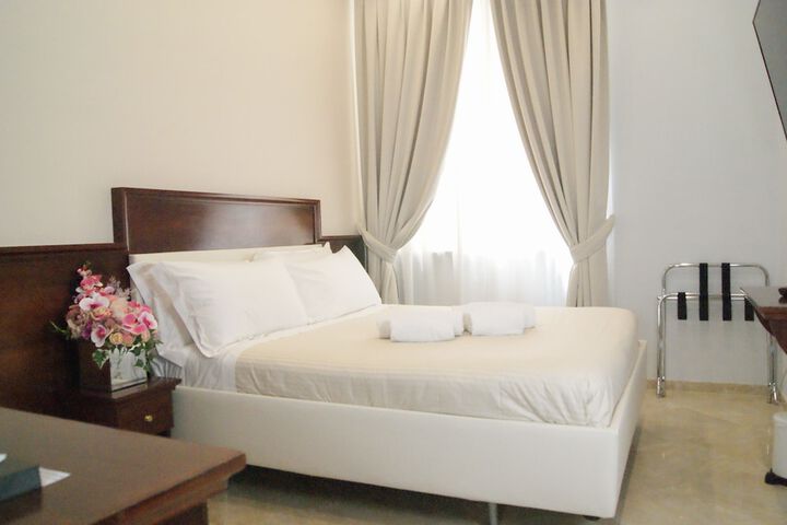 Room 13 of 24