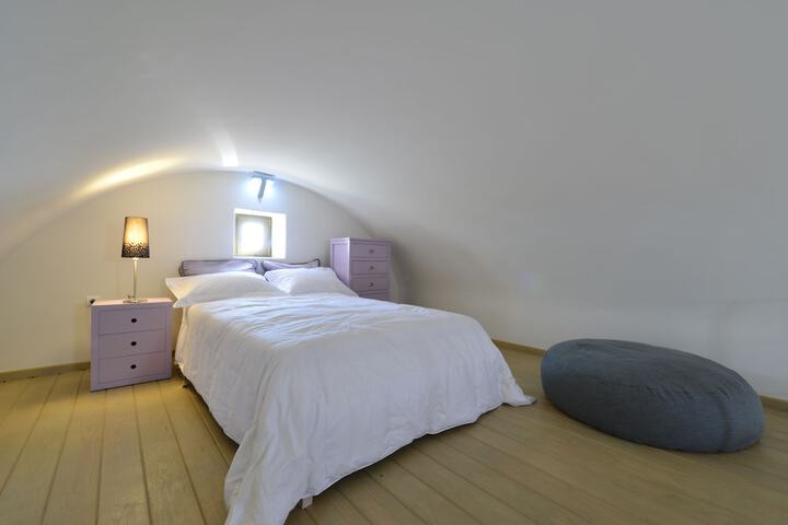 Room 4 of 46