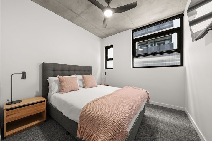 Room 6 of 43