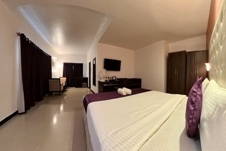 Room 11 of 49
