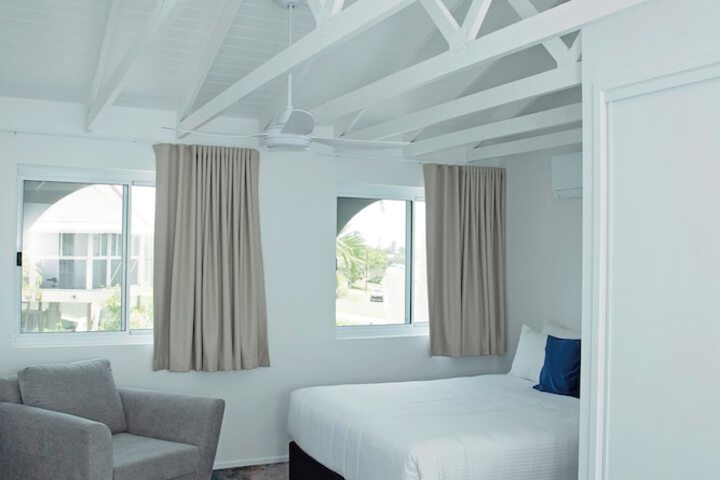Room 5 of 72