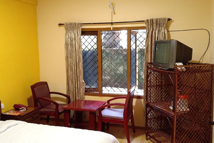 Room 3 of 33