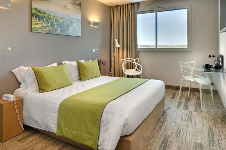 Room 14 of 64