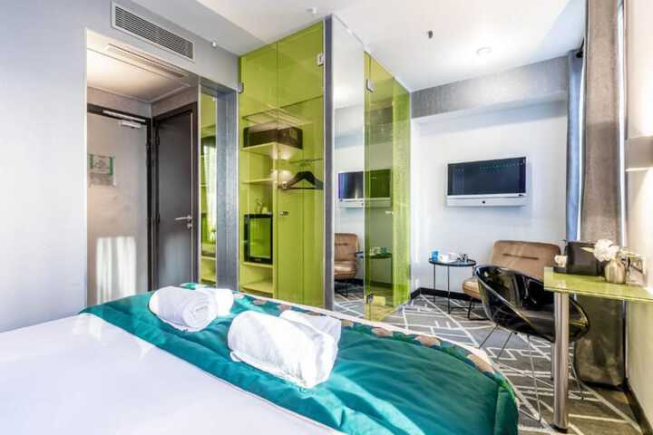 Room 15 of 31