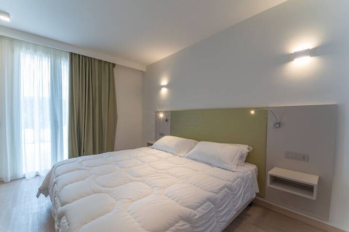 Room 10 of 26