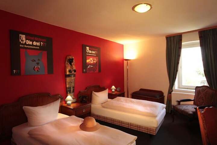 Room 20 of 42