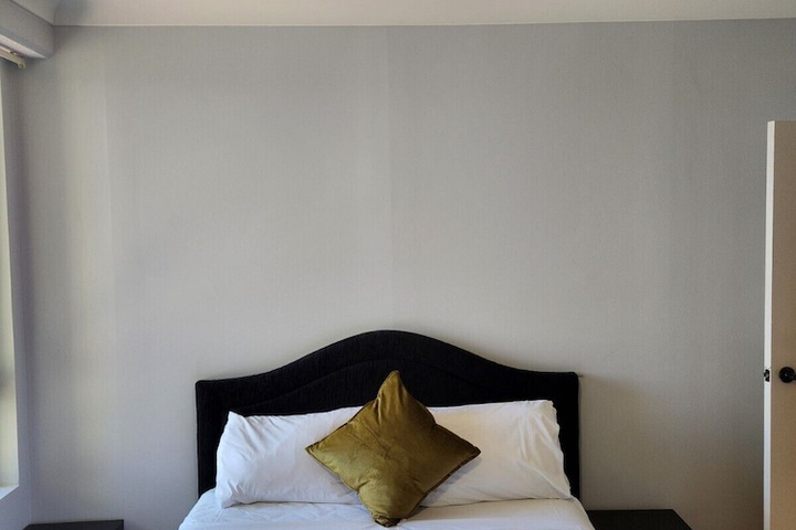 Room 16 of 77