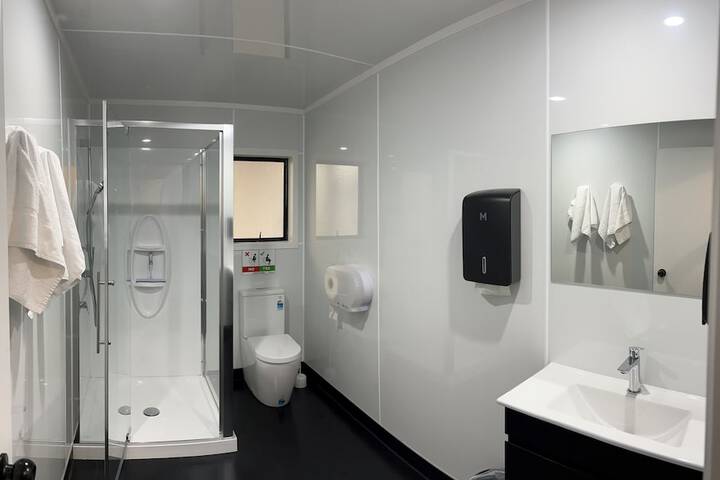 Room 9 of 24