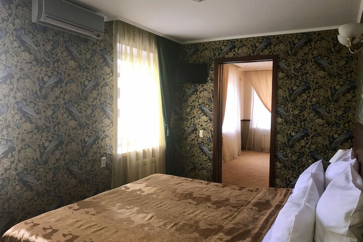 Room 25 of 68