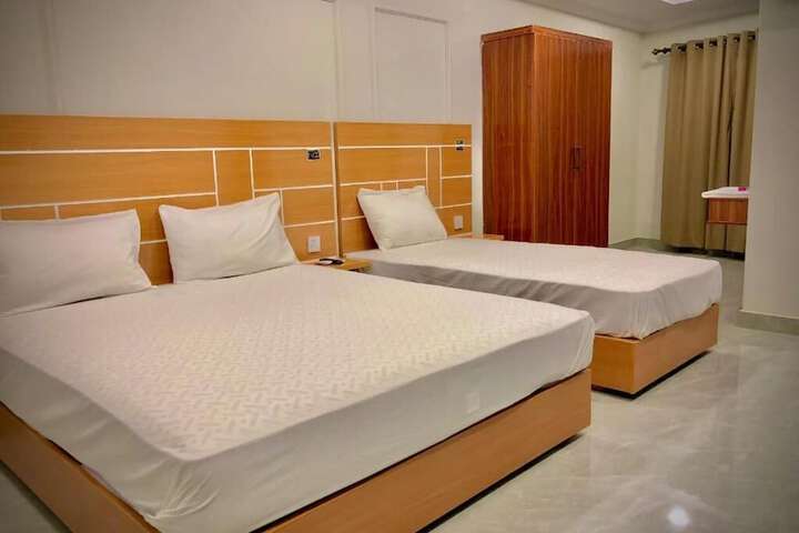 Room 12 of 26