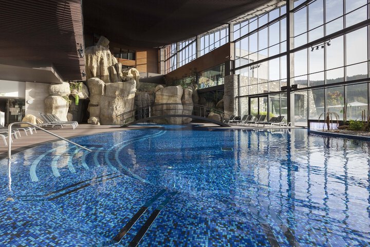 Hotel with Pool