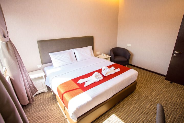 Room 46 of 90