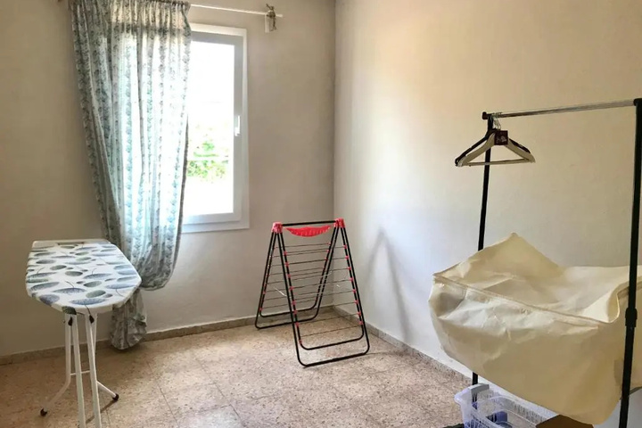 Room 9 of 15
