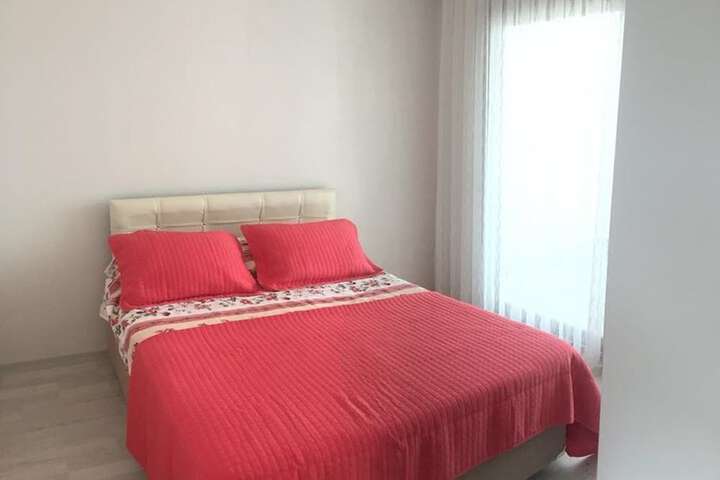 Room 3 of 47