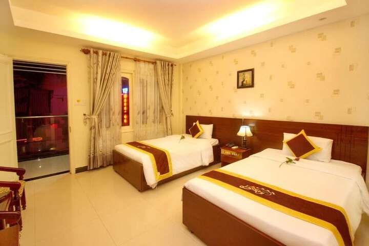 Room 11 of 29