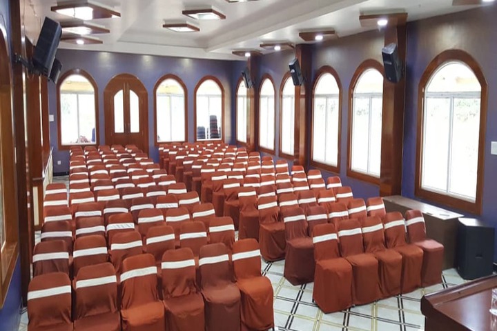 Ballroom/Hall 34 of 35