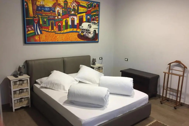 Room 4 of 13