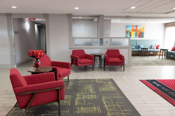 Entrance & Lobby