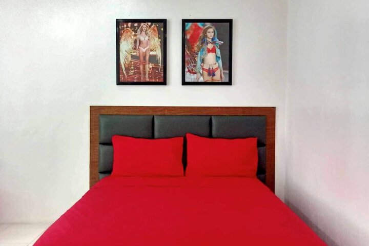 Room 5 of 33