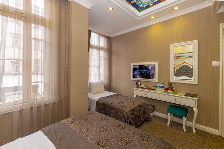 Room 30 of 87
