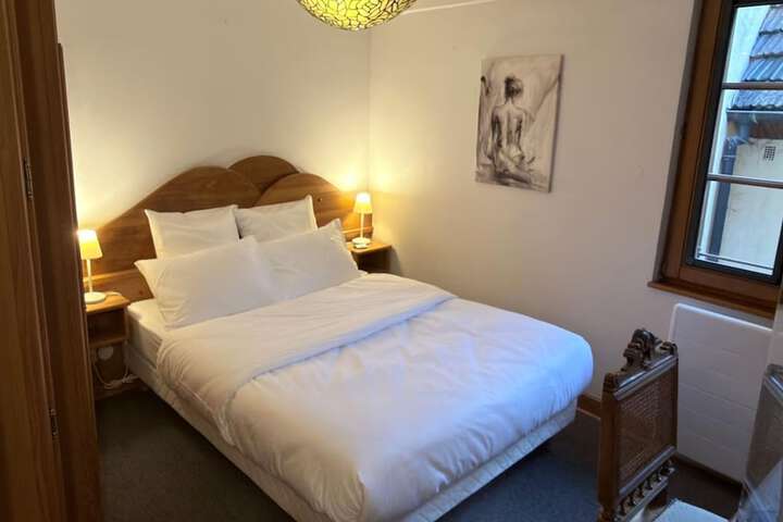 Room 13 of 23