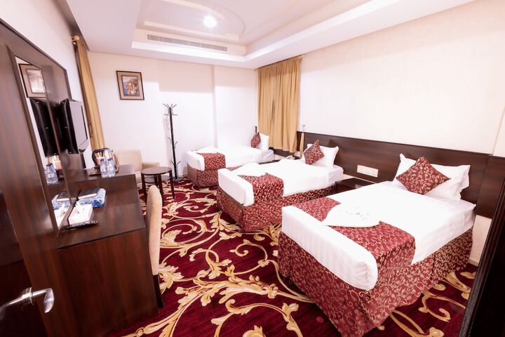 Room 8 of 13