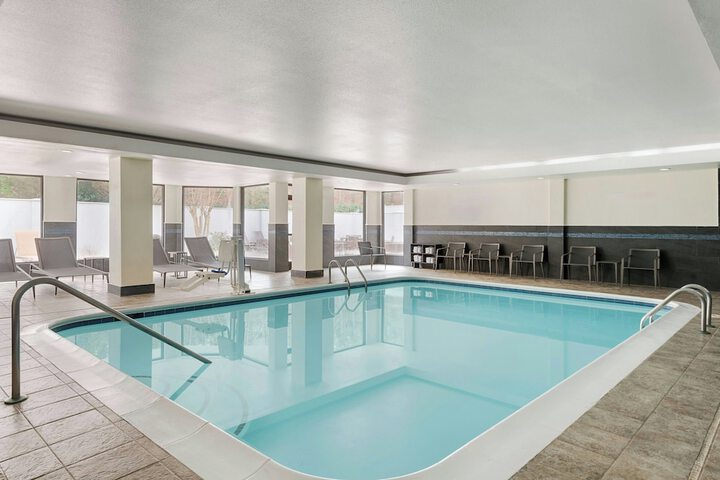 Pool Hotel
