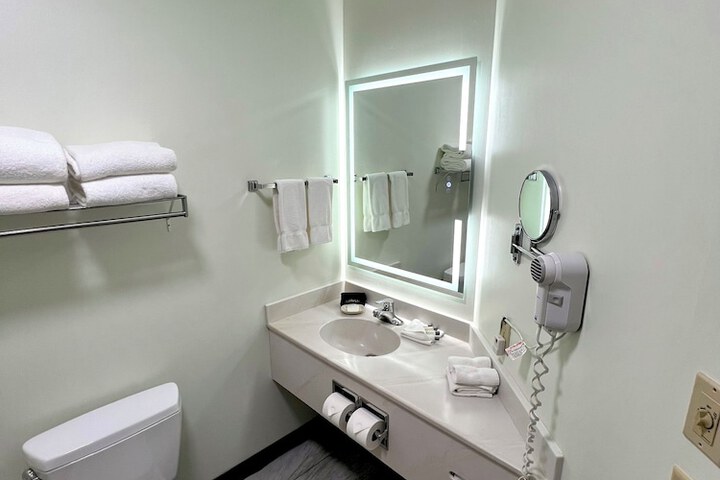 Room 28 of 50