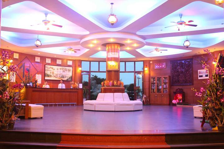 Hotel Lobby
