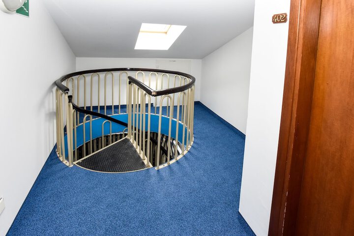 Room 42 of 67