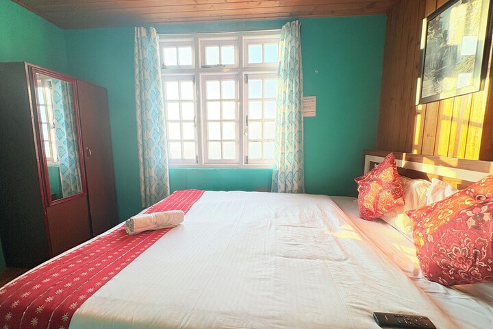 Room 11 of 24