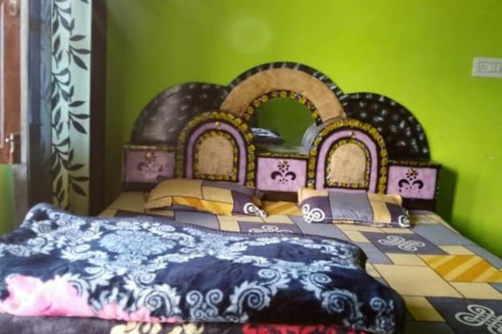 Room 11 of 14