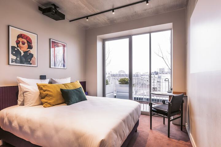Room 7 of 40