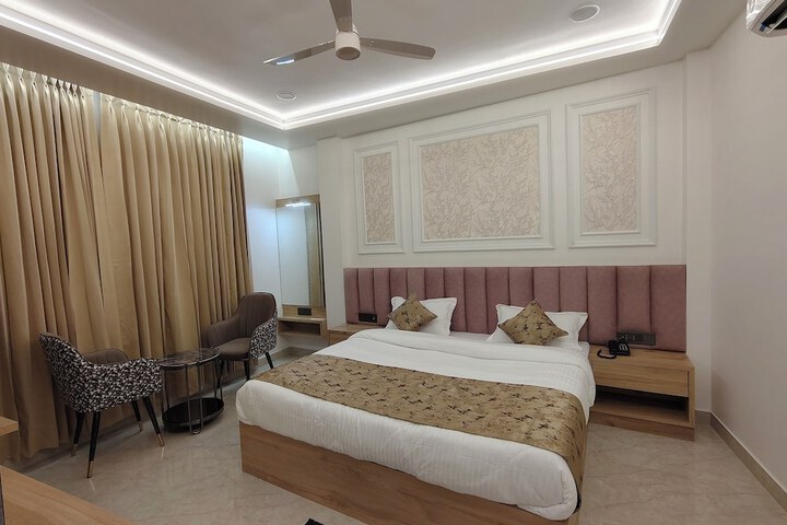 Room 26 of 103