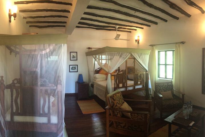Room 2 of 115