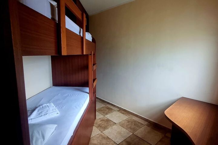 Room 34 of 84