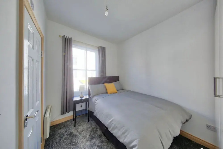 Room 4 of 15