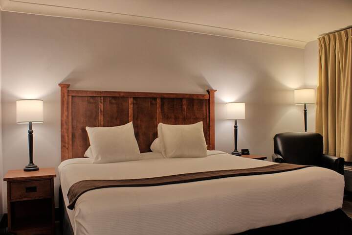Room 9 of 42