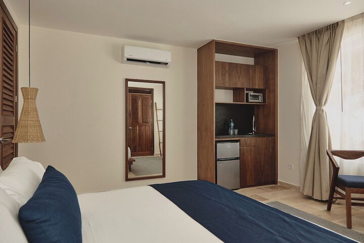 Room 28 of 66