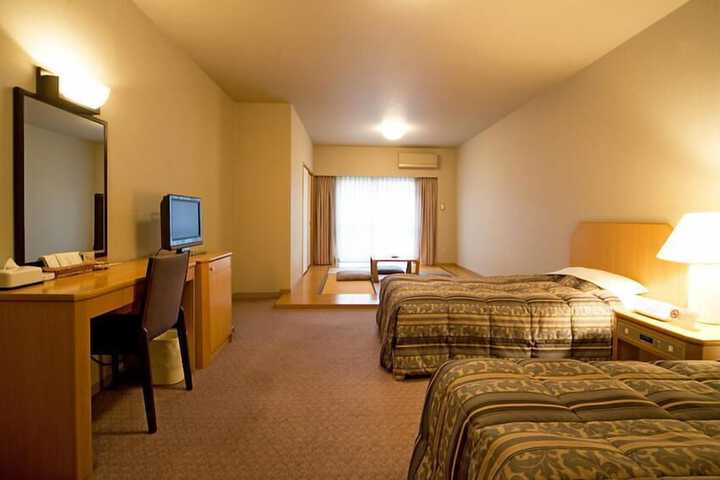 Room 6 of 36