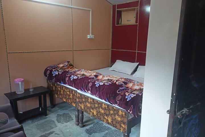 Room 5 of 14