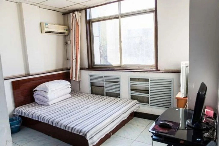Room 2 of 7